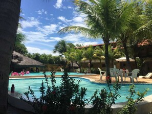 2 outdoor pools