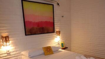 Comfort vierpersoonskamer | Een bureau, gratis wifi