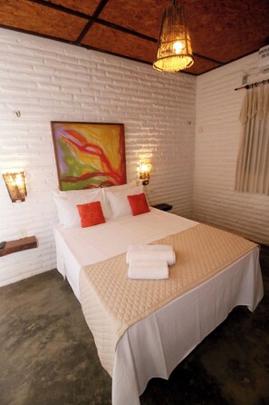 Comfort Double Room, 1 Double Bed, Pets Allowed, Pool View | Desk, free WiFi, bed sheets - POUSADA DO SOL (Aquiraz)