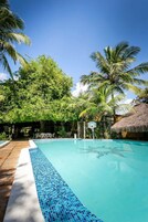 2 piscinas al aire libre