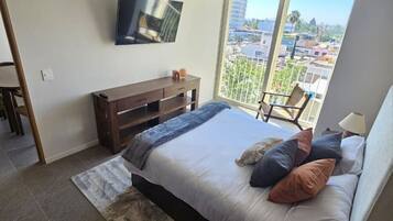 2 slaapkamers, een strijkplank/strijkijzer, wifi, beddengoed