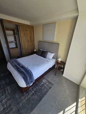 2 slaapkamers, een strijkplank/strijkijzer, wifi, beddengoed