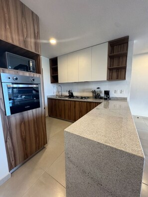 Fridge, microwave, oven, stovetop