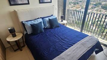 2 bedrooms, desk, iron/ironing board, WiFi