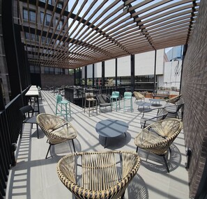 Outdoor dining - Incredible Apartment on Lomas del Country 1602 (Guadalajara)