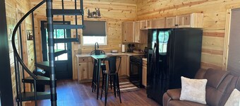 Cozy 2-bedroom cabin near Greenbo Lake State Park, Deer Haven