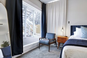 3 slaapkamers, een strijkplank/strijkijzer, gratis wifi, beddengoed