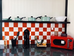 Cabin Cao cấp, quang cảnh hồ | Bếp riêng | Lò vi sóng, bếp nấu, dụng cụ pha cà phê/trà 