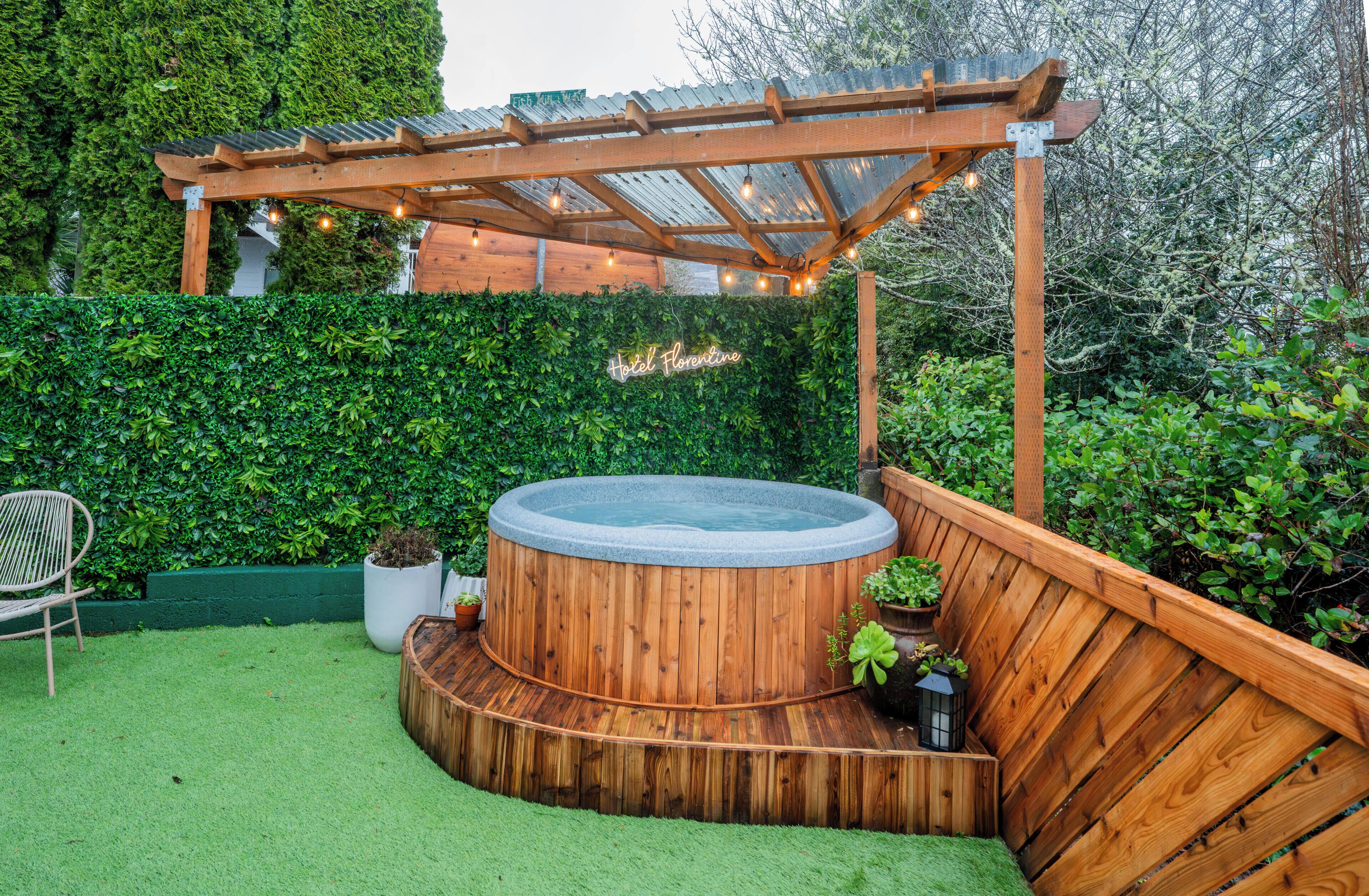 Kabin Deluks, pemandangan danau | Bathtub spa pribadi
