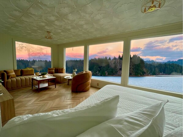 Panoramic Cabin, Lake View | Living area - The Florentine Waterfront Hotel (Dunes City)