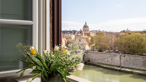 Interior - iFlat | Bright & Modern Living with Panoramic View (Roma)