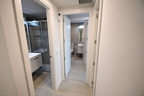 淋浴設備、風筒、坐浴桶、提供毛巾