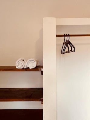 Standard Double Room | Interior - Adios Amigos Hostel (Porto Seguro)
