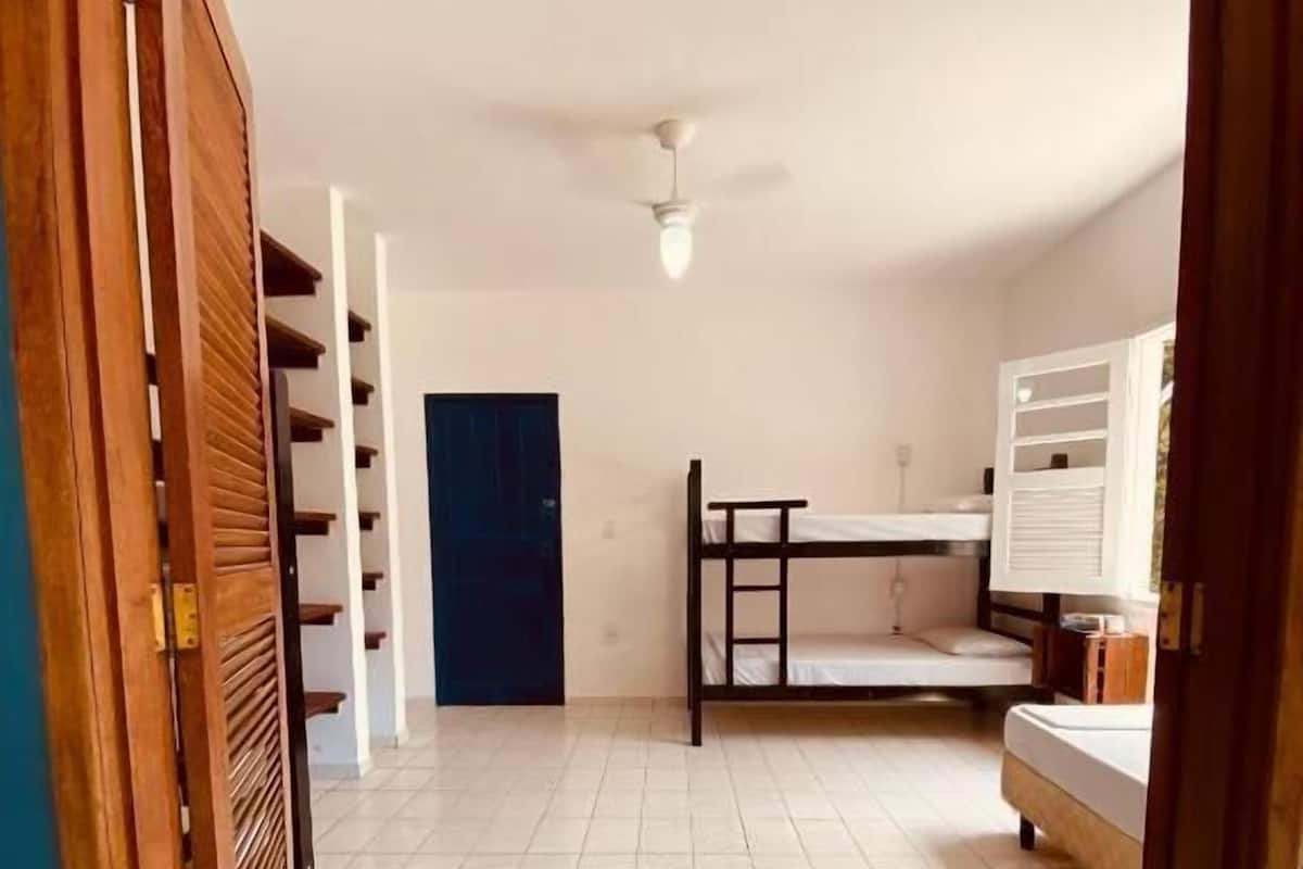 Classic Shared Dormitory, Women only