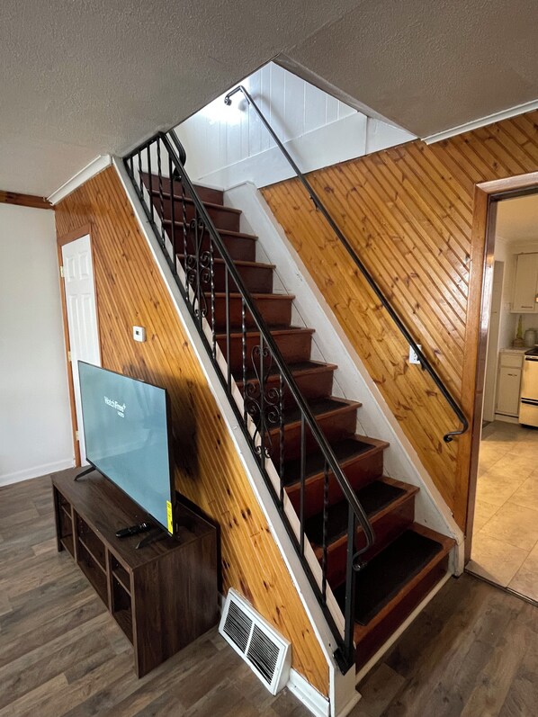 Interior - Charming 2-bedroom house in Utica located in the Arts District (Utica)