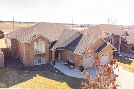 Exterior. Modern 2BR Basement Appartment. Near Point Peele. Free Parking. Kitchen