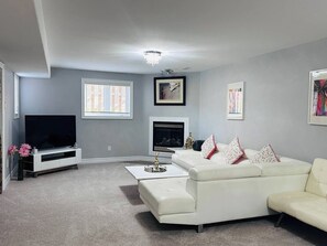 Televisie en een open haard