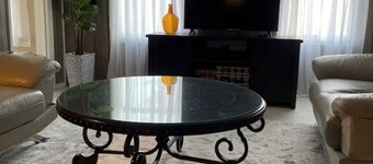 Cozy 1-bedroom apartment in charming Utica with AC, WiFi