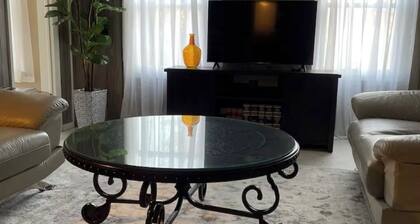 Cozy 1-bedroom apartment in charming Utica with AC, WiFi