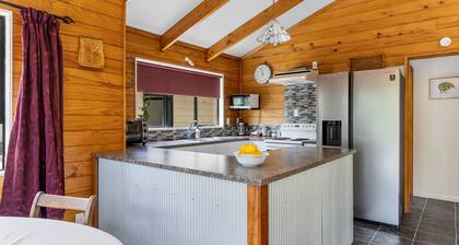 3 bedroom bungalow next to awesome swimming hole!