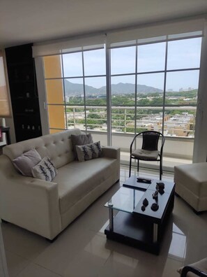 Smart TV - Beautiful 3-bedroom apartment in awesome Santa Marta with AC, WiFi swimming pool (Santa Marta)