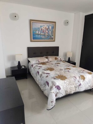 3 bedrooms, desk, free WiFi, bed sheets - Beautiful 3-bedroom apartment in awesome Santa Marta with AC, WiFi swimming pool (Santa Marta)