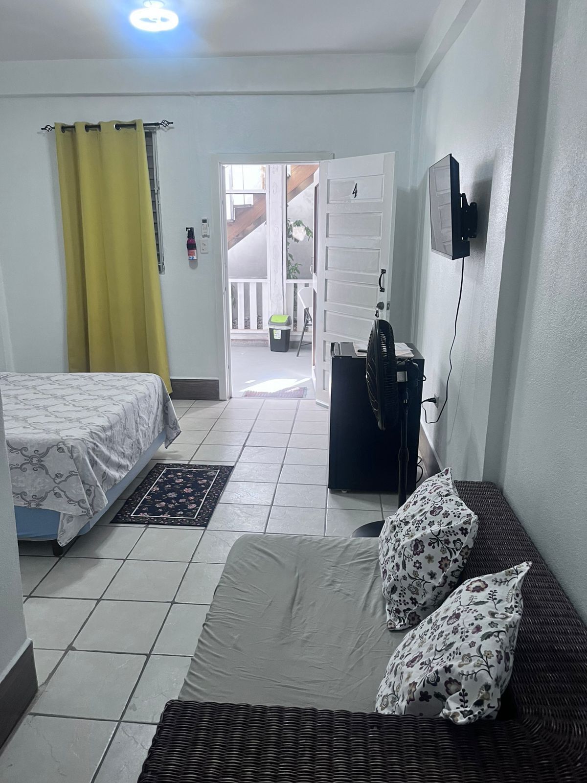 Comfort Single Room | Living area | 22-inch Smart TV with digital channels