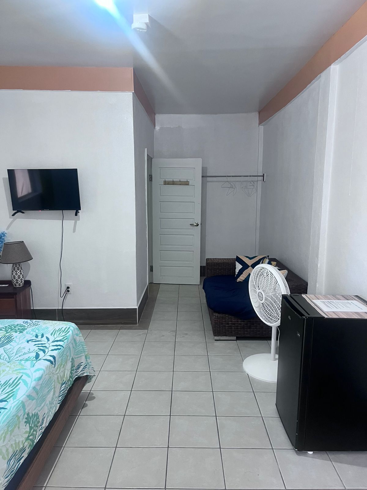 Phòng đơn cơ bản | Két bảo mật tại phòng, truy cập Internet không dây miễn phí 