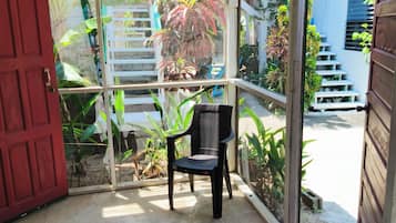 Double Room, Non Smoking, Private Bathroom | In-room safe, desk, free WiFi