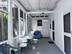 Hiên