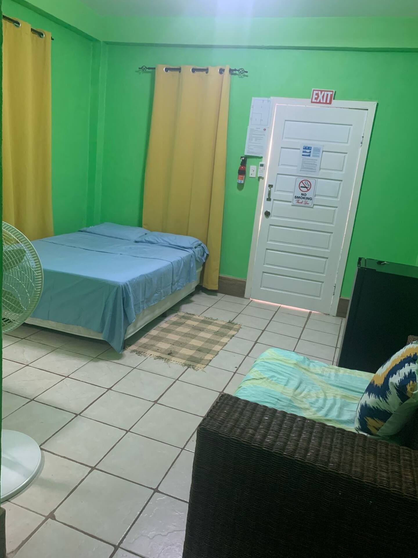 In-room safe, free WiFi