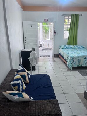 Coffres-forts dans les chambres, Wi-Fi gratuit, draps fournis