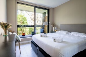 1 slaapkamer, een strijkplank/strijkijzer, wifi, beddengoed