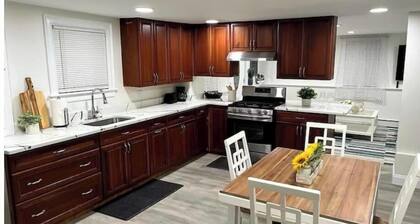 Modern & Cozy close to Airport/Boston/Salem