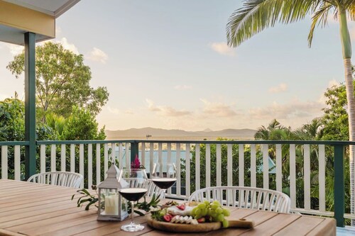 Coolum Beach 5mins Mountain views Pet friendly