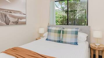 2 bedrooms, desk, iron/ironing board, travel crib