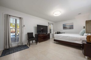 3 bedrooms, individually decorated, individually furnished, bed sheets