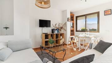 TV, DVD-spiller og stereoanlegg