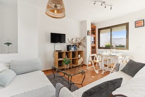 Fernseher, DVD-Player, Stereoanlage