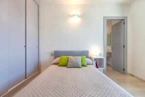 4 bedrooms, free WiFi, bed sheets