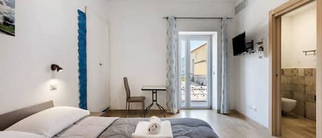 1 bedroom, free WiFi, bed sheets