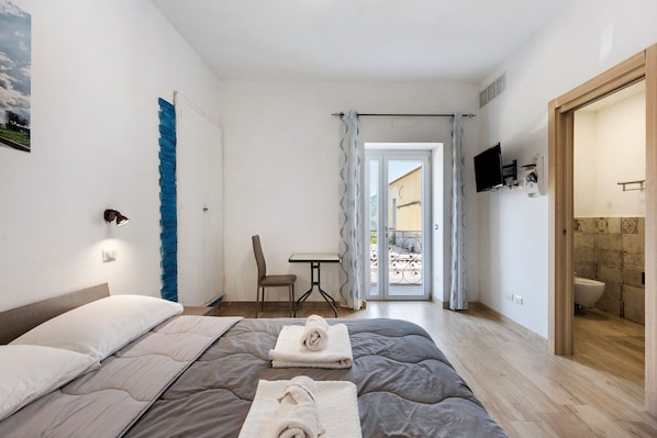 1 bedroom, free WiFi, bed sheets