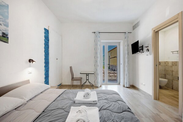 1 camera, Wi-Fi gratuito, lenzuola