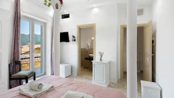 1 bedroom, free WiFi, bed sheets