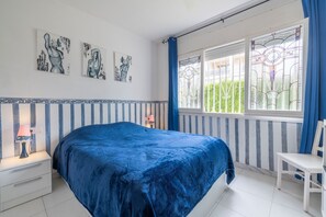 3 bedrooms, iron/ironing board, free WiFi, bed sheets