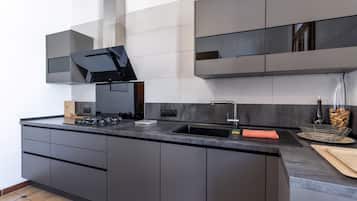 Refrigerador, microondas, horno, placa de cocina