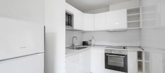 Apartment 'Wonderful Center Manresa' with Private Terrace, Wi-Fi and Air Conditioning