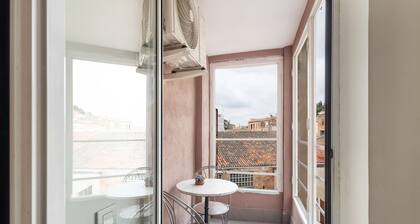 Apartment 'Cozy Centre Manresa' with Private Terrace, Wi-Fi and Air Conditioning