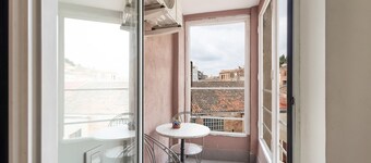Apartment 'Cozy Centre Manresa' with Private Terrace, Wi-Fi and Air Conditioning