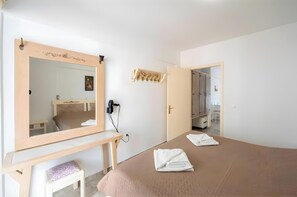 1 bedroom, iron/ironing board, free WiFi, bed sheets